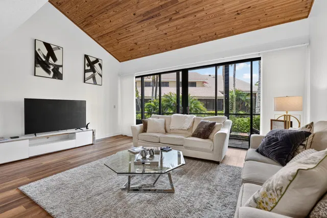PGA National Palm Beach Gardens Residence photo 25
