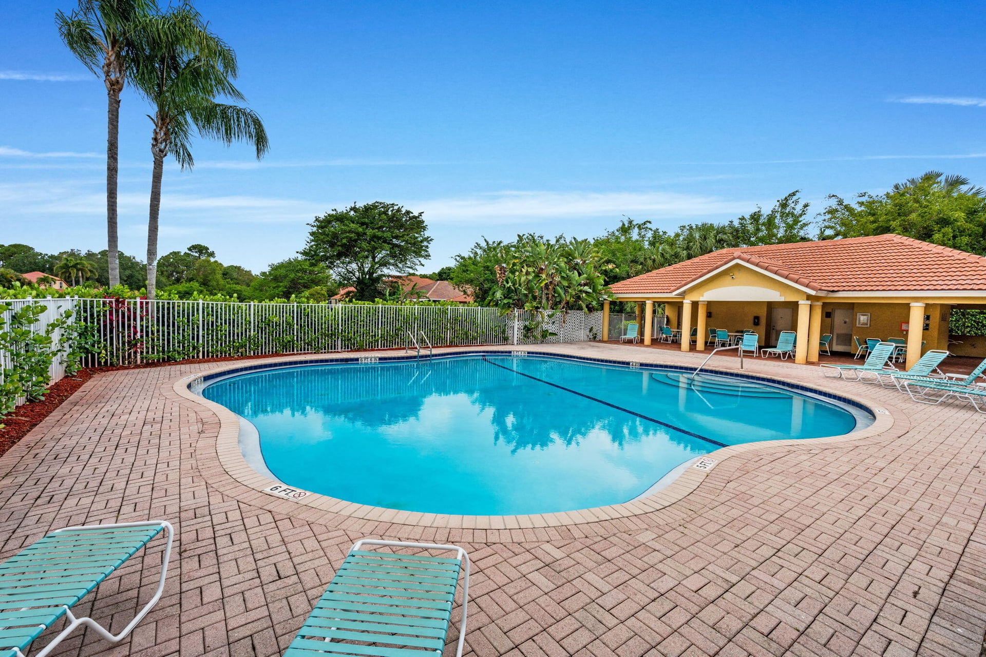  Residence photo 30