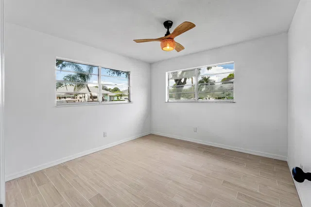 Residence photo 12