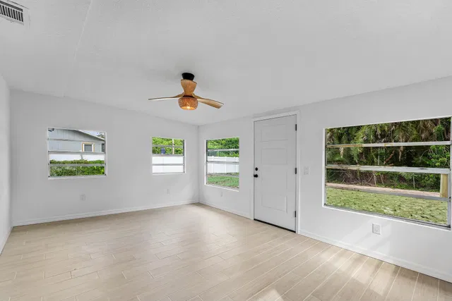 Residence photo 15