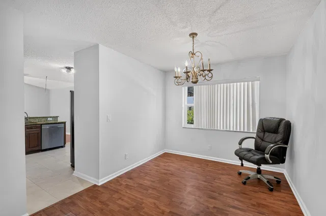 Residence photo 7