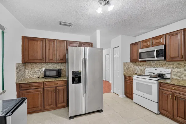 Residence photo 16