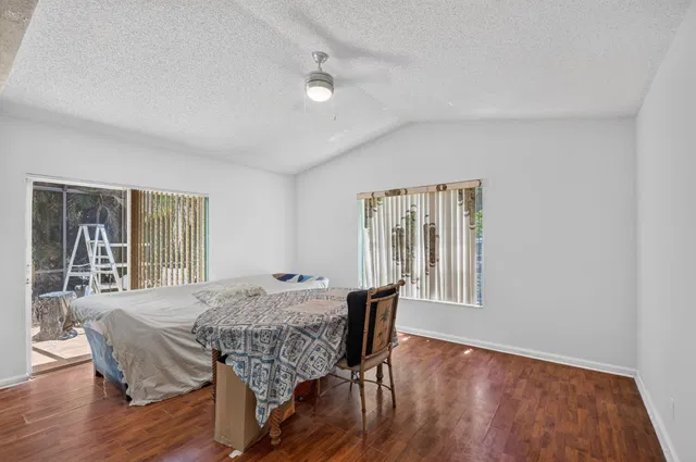 Residence photo 19