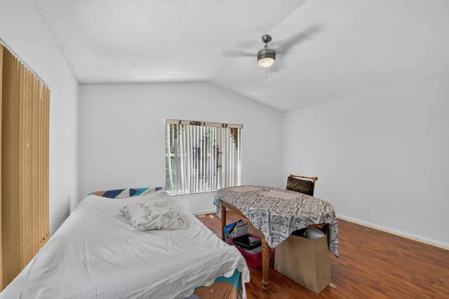 Residence photo 20