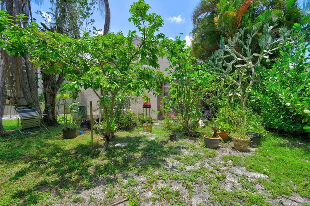 Residence photo 37