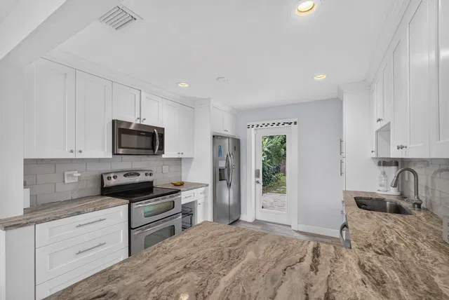 Residence photo 18