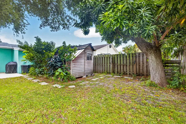 Residence photo 41