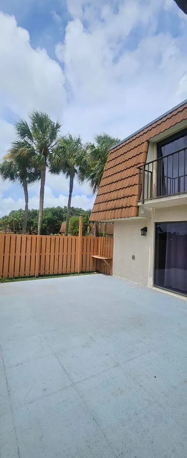  Residence photo 14