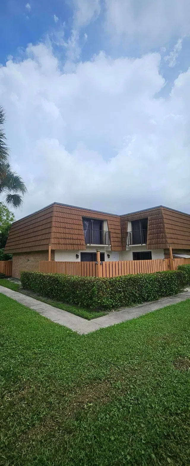  Residence photo 16