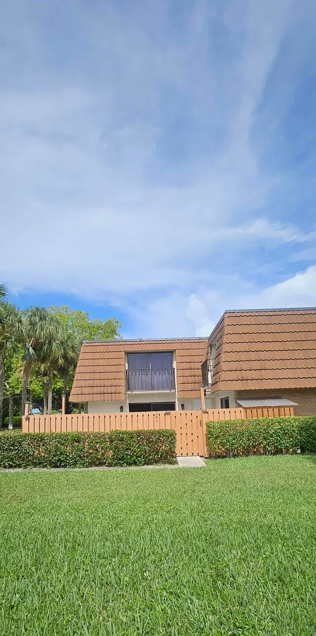  Residence photo 74