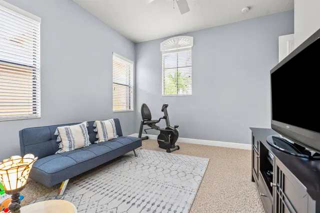 Residence photo 33