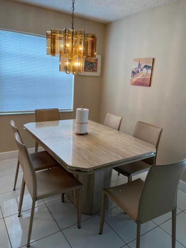 Unit 619 photo 3