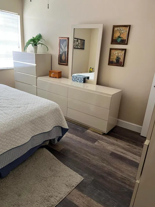 Unit 619 photo 9