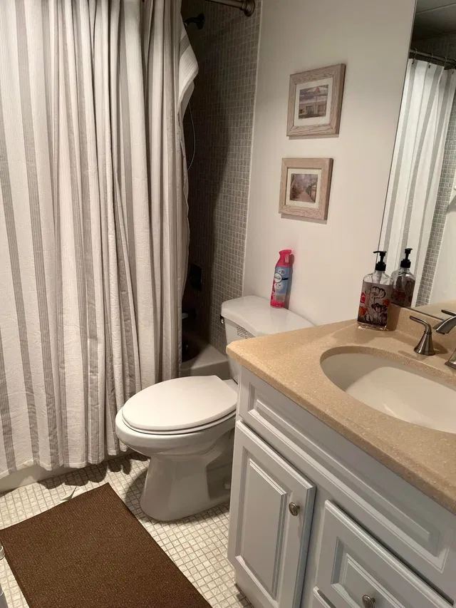 Unit 619 photo 10