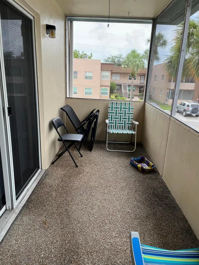 Unit 619 photo 13
