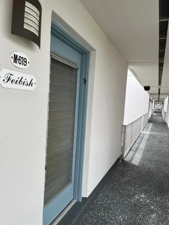 Unit 619 photo 15