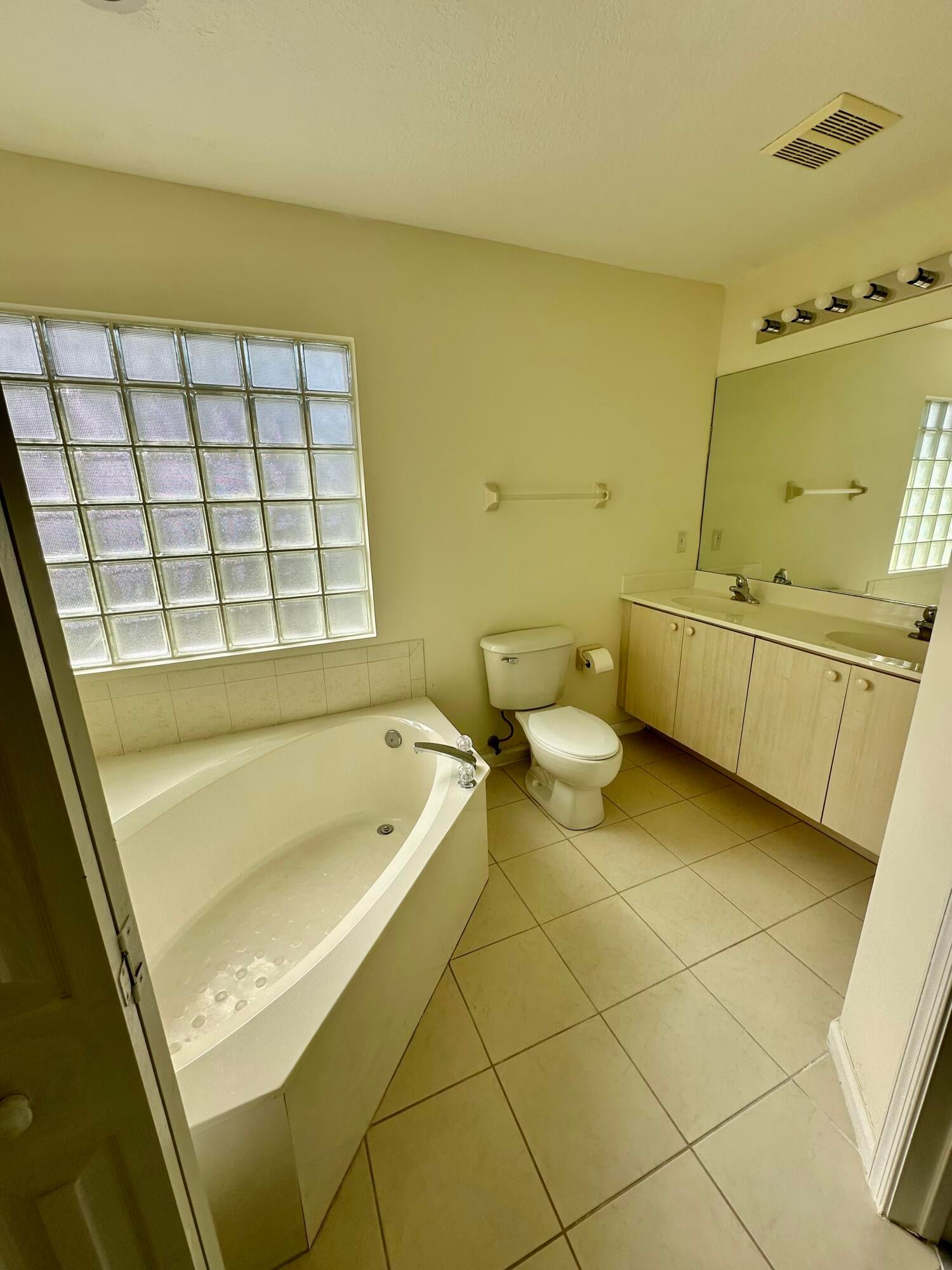 Residence photo 7