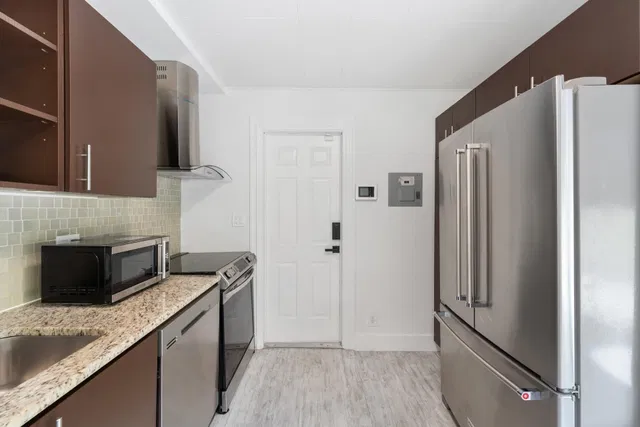 Residence photo 8