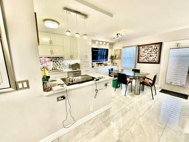 Residence photo 3