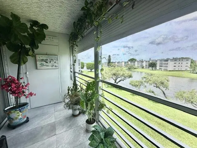 Residence photo 12