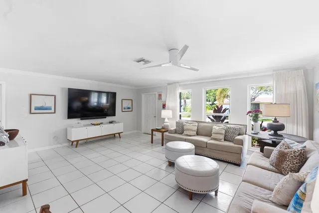  Residence photo 4