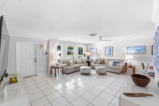  Residence photo 6