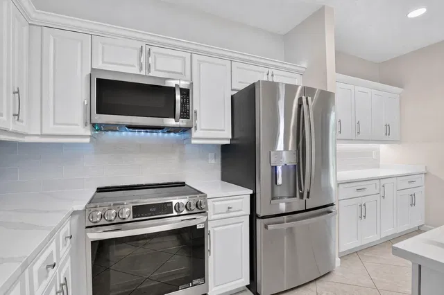  Residence photo 8