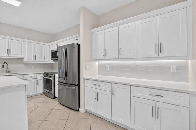  Residence photo 9