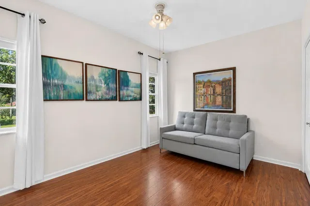  Residence photo 18