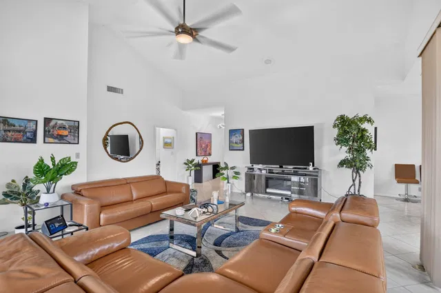  Residence photo 27