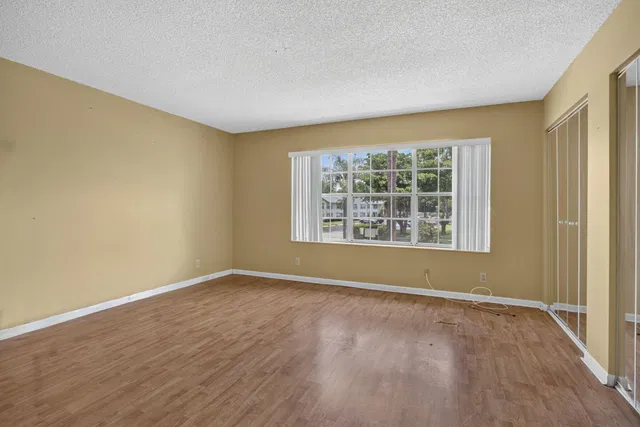 Unit F photo 18