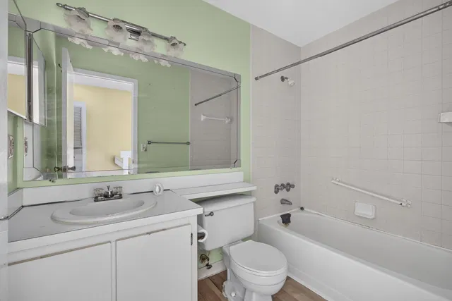 Unit F photo 25