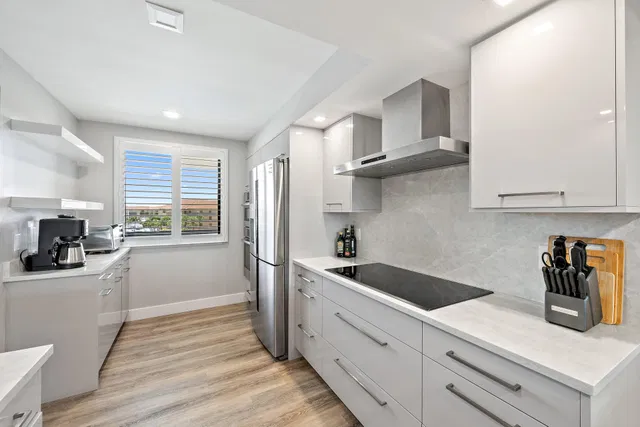 Unit 506 photo 10