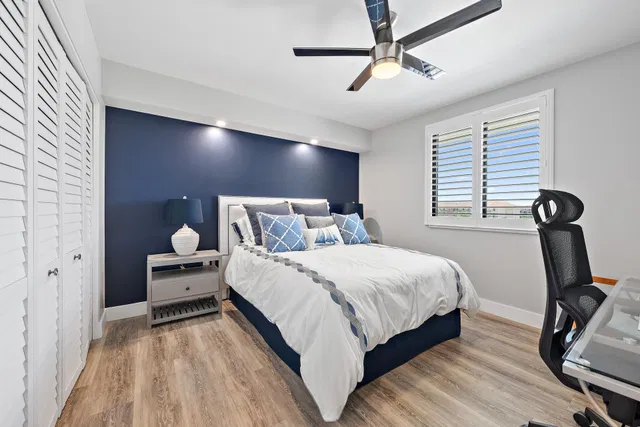 Unit 506 photo 11