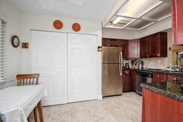 Unit 102 photo 9