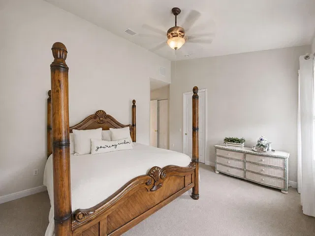 Residence photo 17
