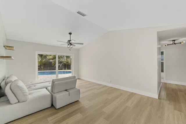 Residence photo 7