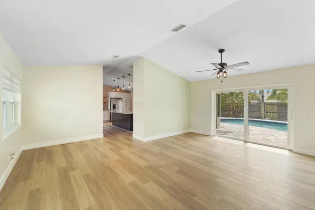 Residence photo 8