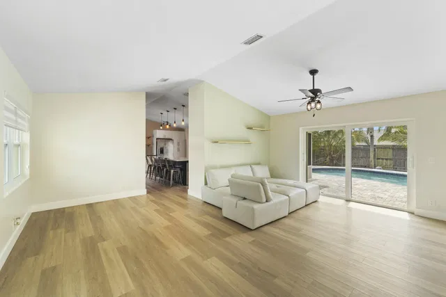 Residence photo 9