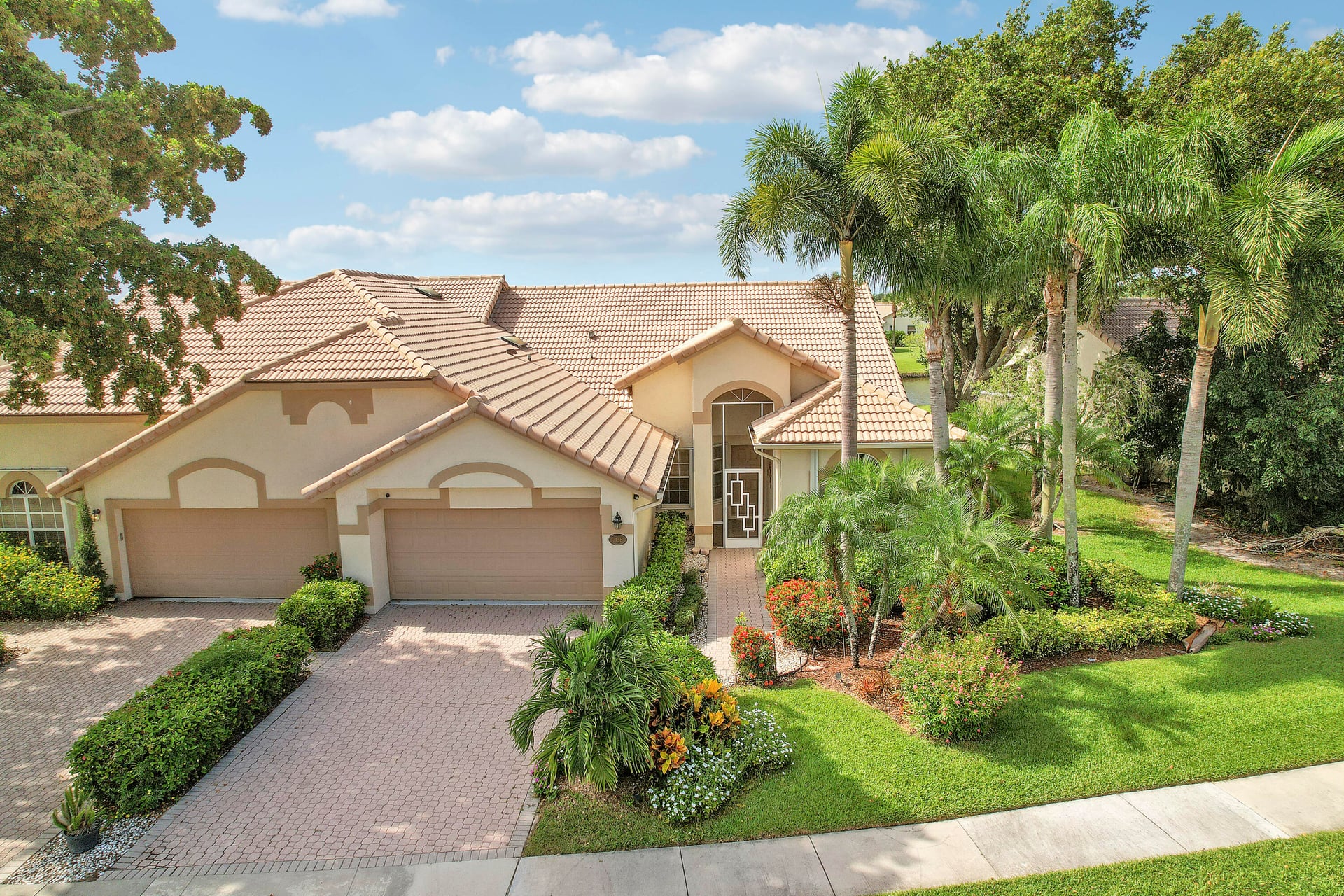 Residence photo 3
