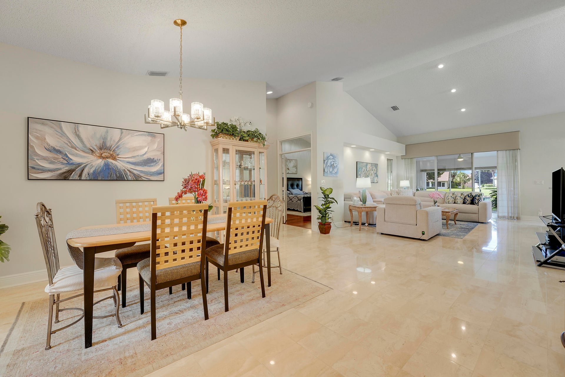 Residence photo 11