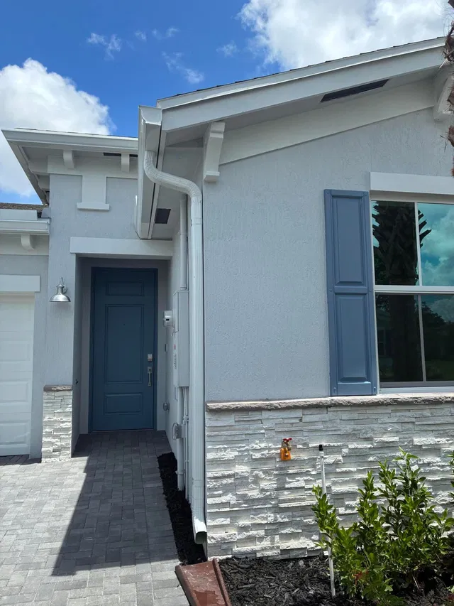 Residence photo 2