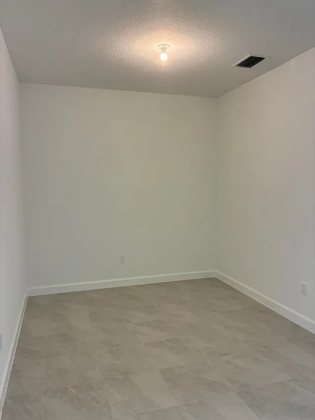 Residence photo 8