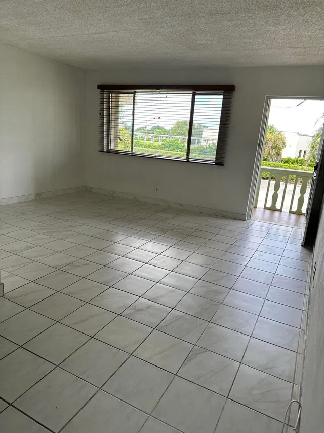  Unit 205 photo 4