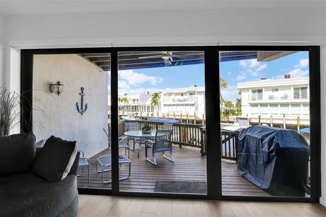 Residence photo 2