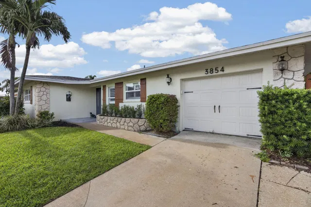 Residence photo 17