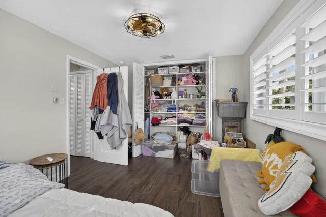 Residence photo 73