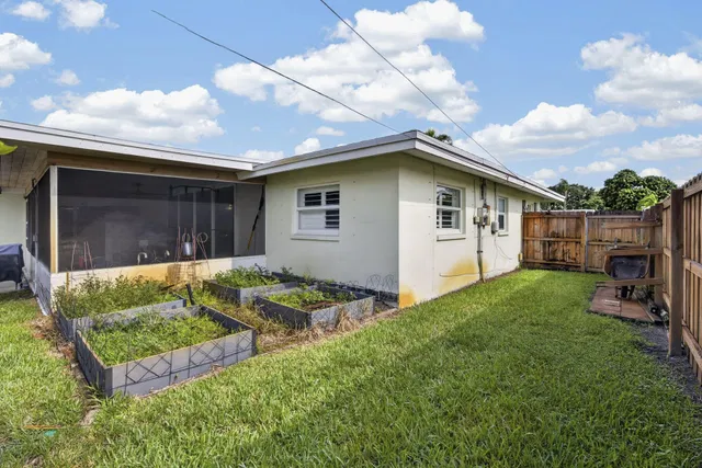 Residence photo 126
