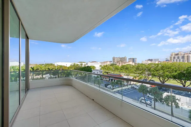 La Clara Palm Beach Unit 401 photo 12