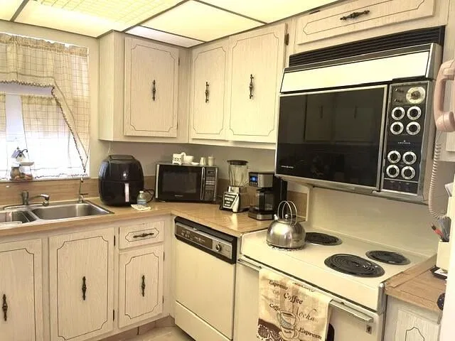 Unit A photo 12